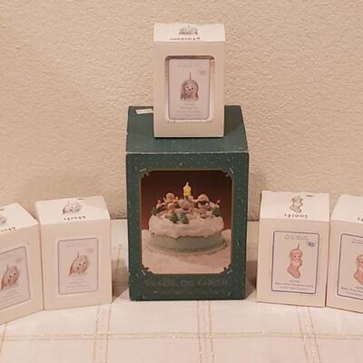 Lot 933: NEW/Old Stock Precious Moments Lot