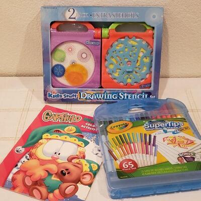 Lot 936: NEW Art Activity Sets