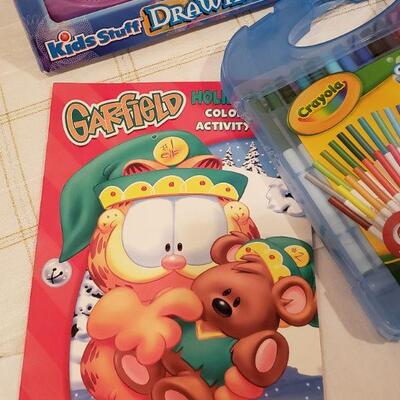 Lot 936: NEW Art Activity Sets