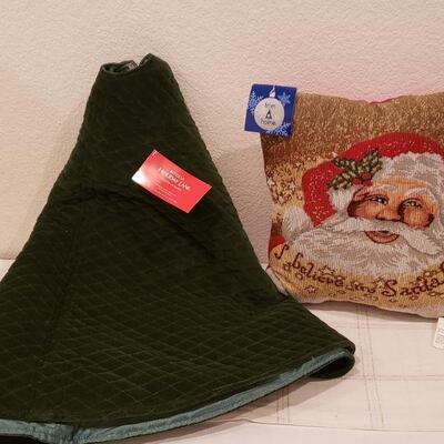 Lot 937: NEW Macy's Dark Green Velvet Treeskirt and Santa Pillow