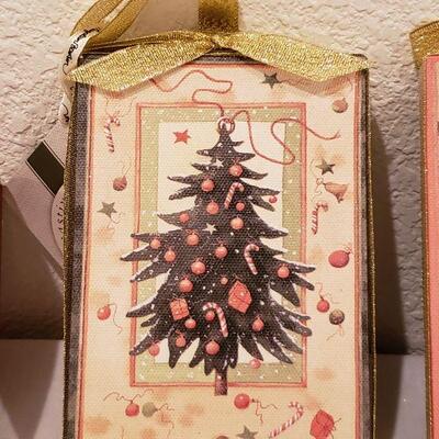 Lot 938: NEW Holiday Small Pictures and Ornaments 