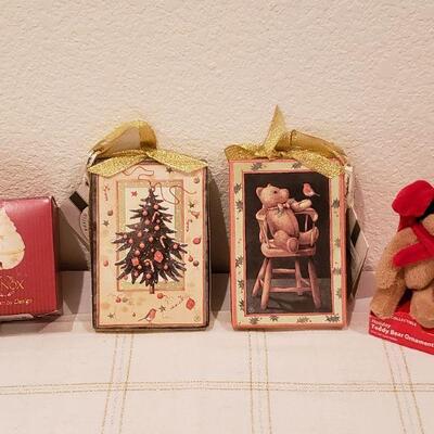 Lot 938: NEW Holiday Small Pictures and Ornaments 