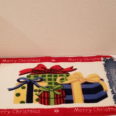 Lot 939: NEW Macy's Holiday Door Mat