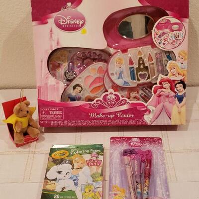 Lot 940: NEW Disney Princess Make-Up Center, Activity Set, Pens and Ornament 