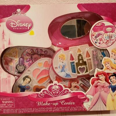 Lot 940: NEW Disney Princess Make-Up Center, Activity Set, Pens and Ornament 
