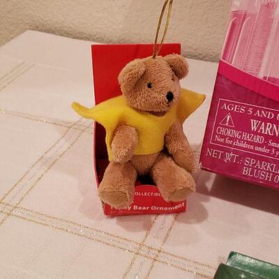Lot 940: NEW Disney Princess Make-Up Center, Activity Set, Pens and Ornament 
