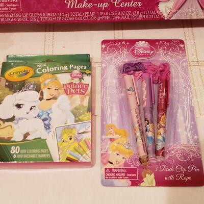 Lot 940: NEW Disney Princess Make-Up Center, Activity Set, Pens and Ornament 