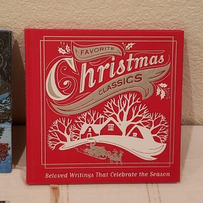 Lot 942: NEW Christmas Books Lot