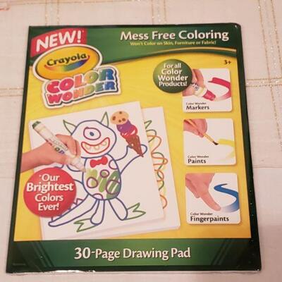 Lot 943: NEW Tabletop Easel, Extra Paper and Mask Making kit