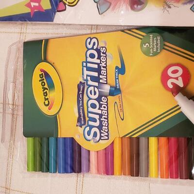 Lot 949: NEW Bead Jewelry Kit, Mask Making Kit and Markers
