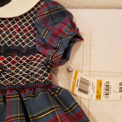 Lot 952: NEW 3T Christmas Dress