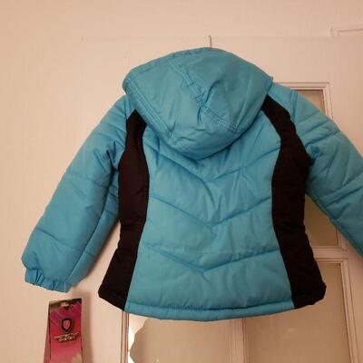 Lot 955: NEW Size 4 Girls Coat