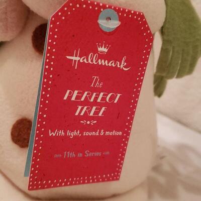 Lot 965: NEW Jingle Bells Candy Cane, Animated Snowman Scene and Animated Snowman Wreath Hanger
