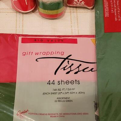Lot 970: New (4) Rolls of Wrapping Paper and (2) Packages of Tissue Paper 