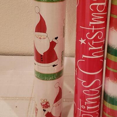 Lot 970: New (4) Rolls of Wrapping Paper and (2) Packages of Tissue Paper 
