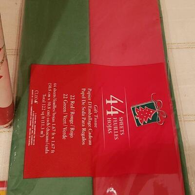 Lot 970: New (4) Rolls of Wrapping Paper and (2) Packages of Tissue Paper 