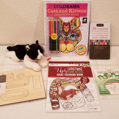 Lot 974: NEW Cat Enthusiast Gift Lot