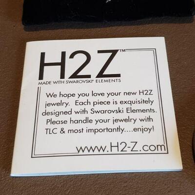 Lot 977: NEW H2 Swarovski Elements Cuff Bracelet 