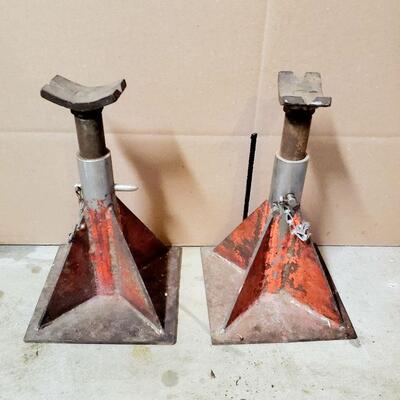 PAIR OF JACK STANDS 