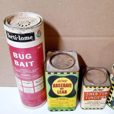 VINTAGE COLLECTION OF OLD GARDENING PRODUCTS 