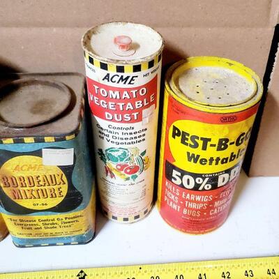 VINTAGE COLLECTION OF OLD GARDENING PRODUCTS 