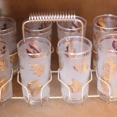 Lot 30 Vintage 8 Leaf Glasses w/ Carrier