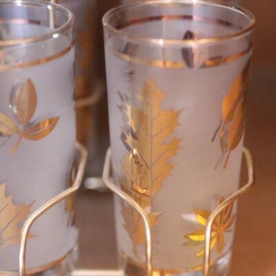 Lot 30 Vintage 8 Leaf Glasses w/ Carrier