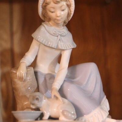 Lot 31 Lladro Milk for the Cat #285