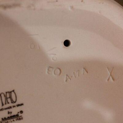 Lot 31 Lladro Milk for the Cat #285