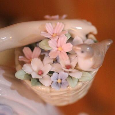 Lot 32 Lladro You're So Cute #6826