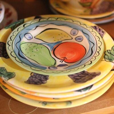 Lot 35 Ceramic Fruit/Floral Plates & Tea Pot 16pcs