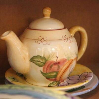 Lot 35 Ceramic Fruit/Floral Plates & Tea Pot 16pcs