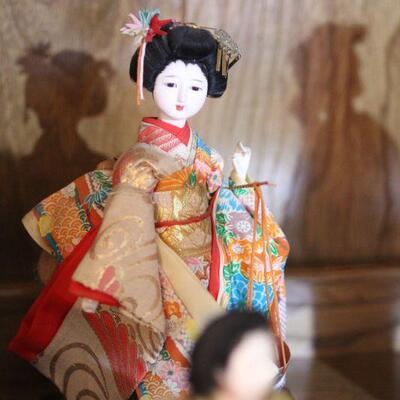 Lot 39 Collectible Japanese Dolls/Figurines