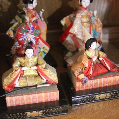Lot 39 Collectible Japanese Dolls/Figurines