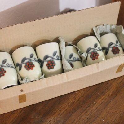 Lot 44 New Porcelain Yunomi Set of 6