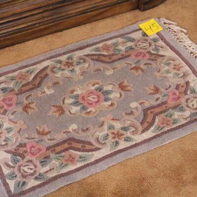Lot 45 Floral Rug 3'1"x1'11"