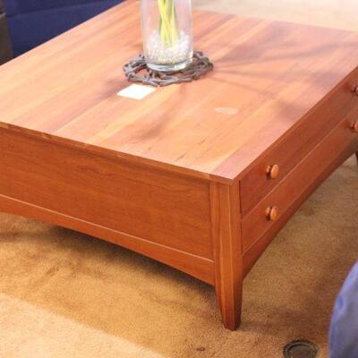 Lot 59 Ethan Allen Coffee Table w/ 4 Lrg Drawers 1'6"x3'2"x3'2"
