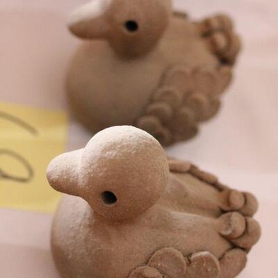 Lot 69 Margaret Hudson Pair of Ducks 4"