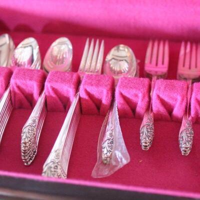 Lot 75 Community Flatware in Case 54pcs