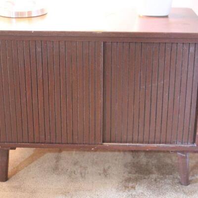 Lot 80 Mid Century Modern Wood Cabinet 20"x2'2"