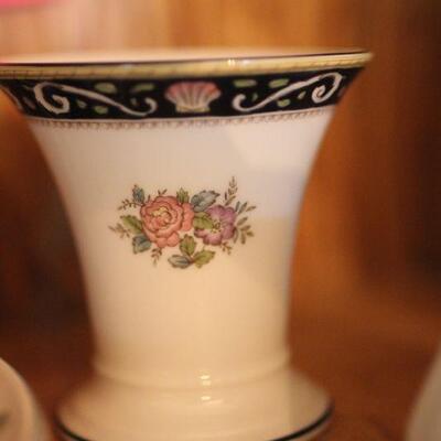 Lot 86 Wedgewood Vase, Salt & Pepper Shakers & Cades Cove