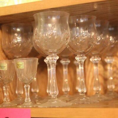Lot 95 Crystal Wine Goblets 7" 12pcs