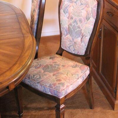 Lot 97 Vintage Wood Dining Table w/ 6 Chairs/1 Leaf 2'5"x3'5"x5'9"