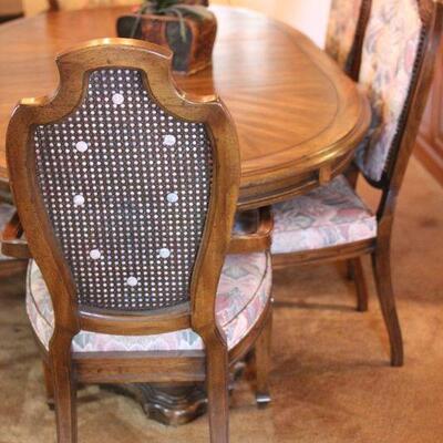 Lot 97 Vintage Wood Dining Table w/ 6 Chairs/1 Leaf 2'5"x3'5"x5'9"