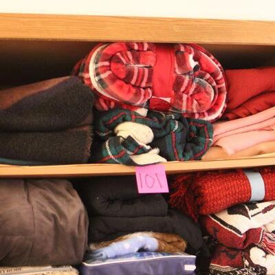 Lot 101 Contents of Linen/Blanket Cupboard