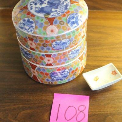Lot 108 Three-tiered Igezara Japanese Porcelain Food Container