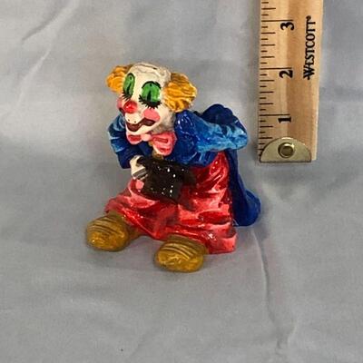 Lot 9 - Colorful Clown