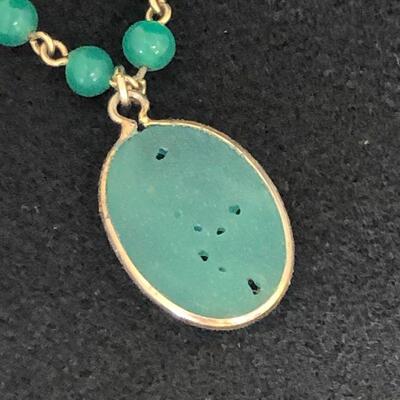 Lot 26 - Sweater Clip Chain Jade Style