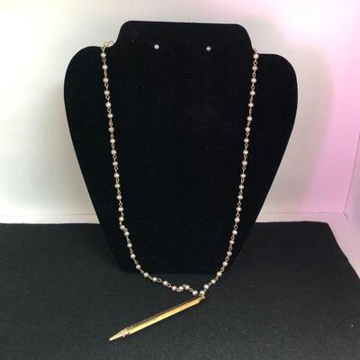 Lot 46 - Vintage Faux Pearl Pencil Necklace