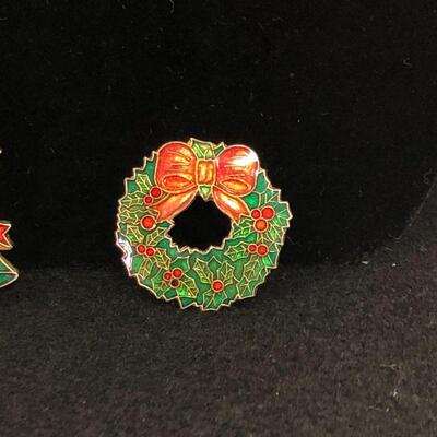 Lot 53 - Enamel Painted Christmas Brooches